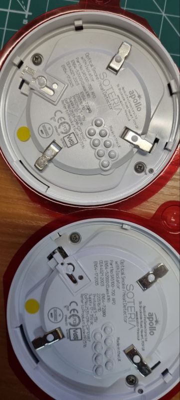 Оптический/тепловой мультисенсорный извещатель с изолятором Apollo SA5100-700