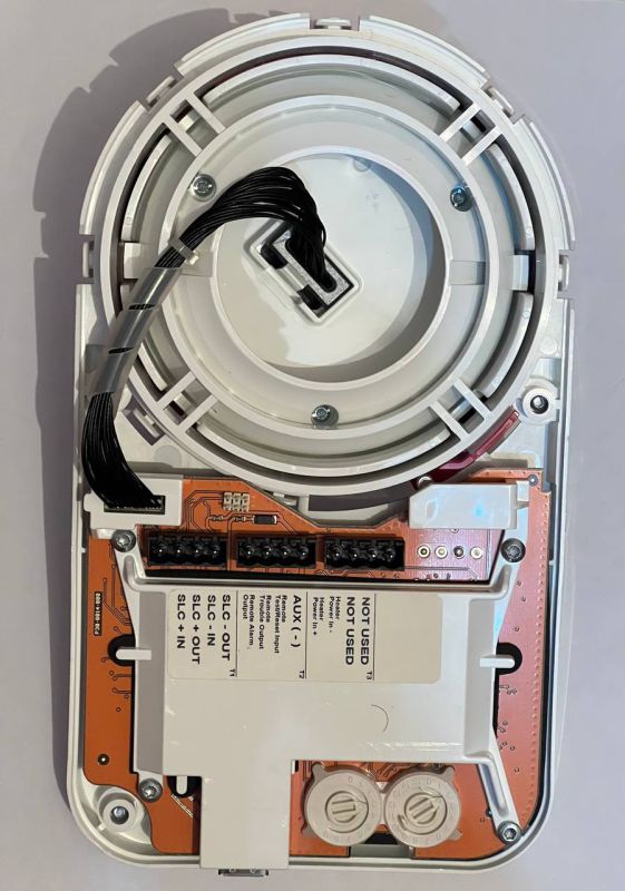 Адресный дымовой извещатель с отражательным лучом